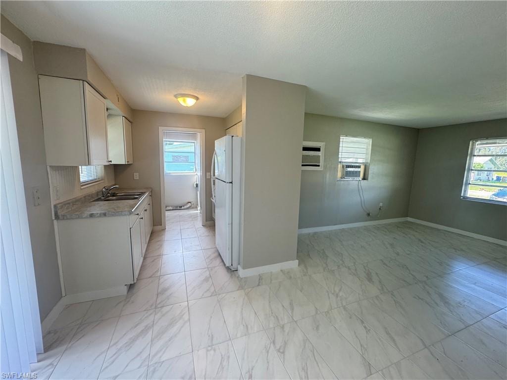 4976 Howard ST photo 6