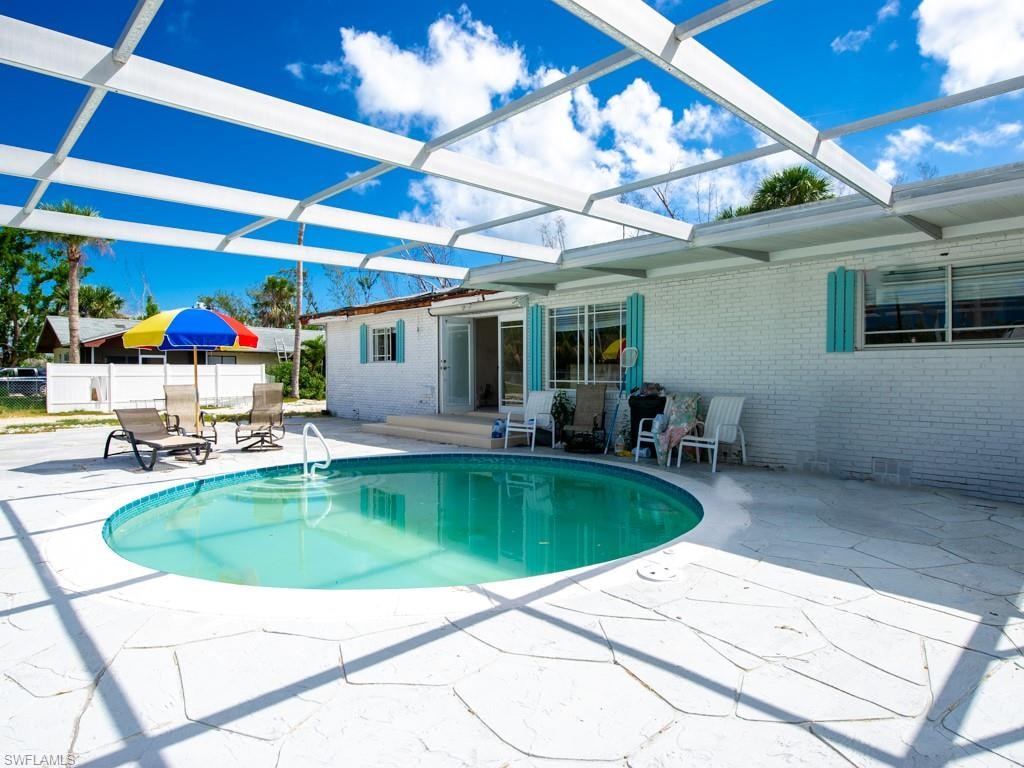 Pool & Patio