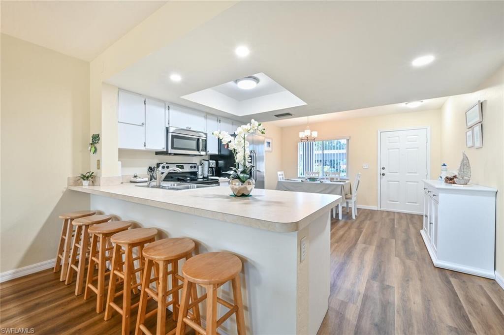 Breakfast Bar / Pass-through