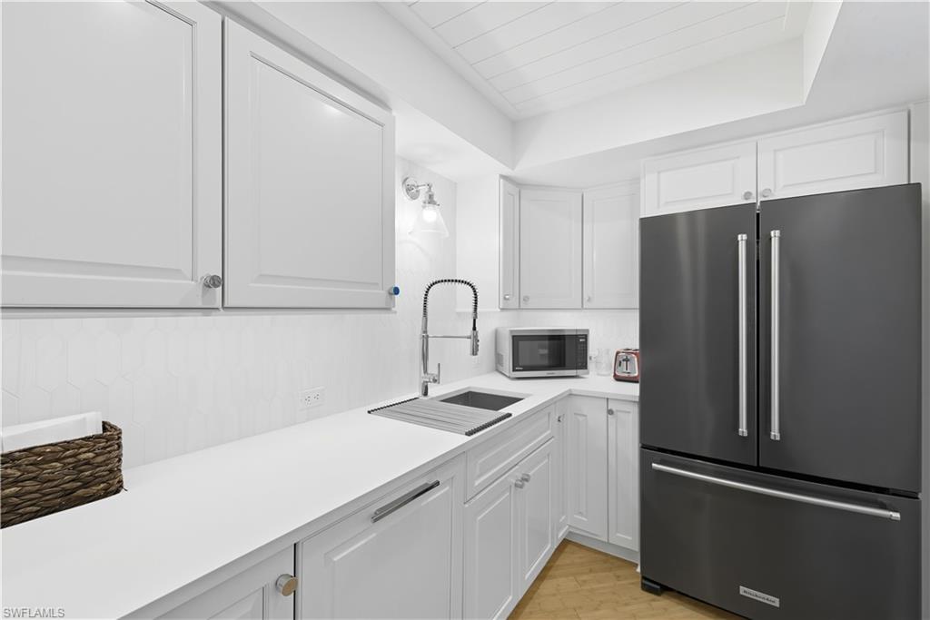 3443 Gulf Shore BLVD N 711 photo 7