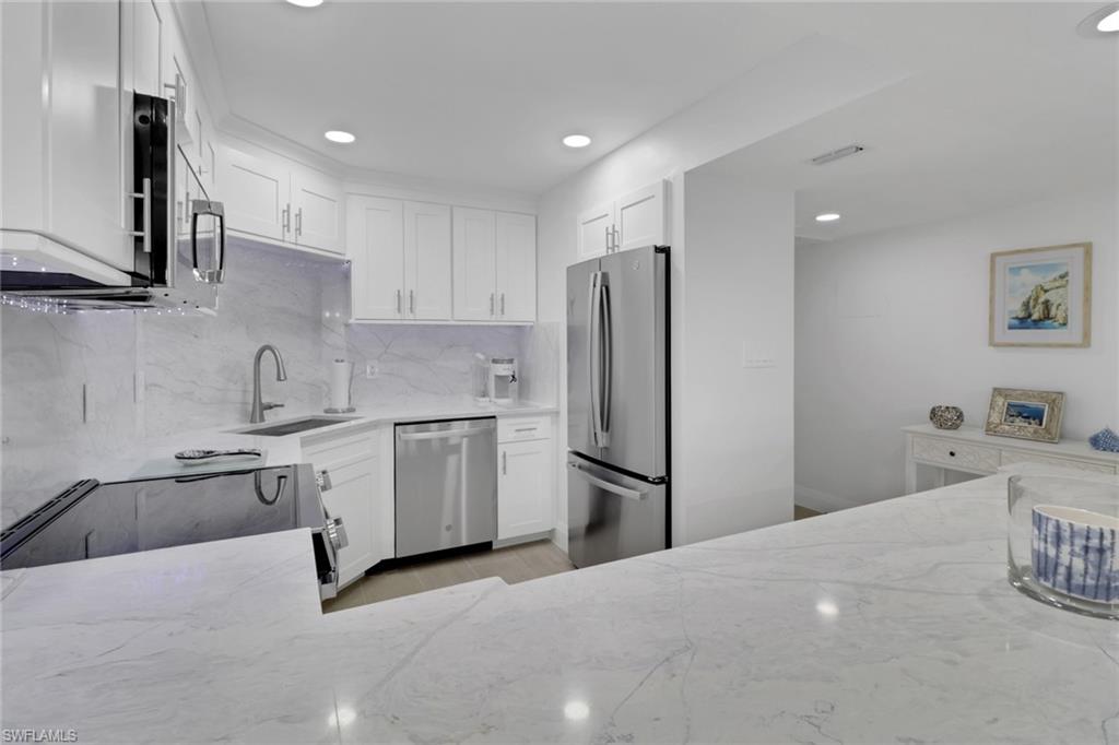 1 Bluebill AVE 410 photo 11