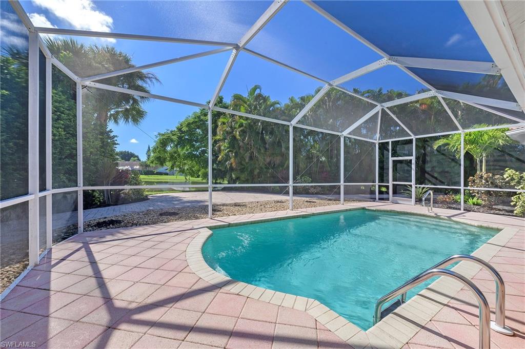 300 Wentworth CT photo 6