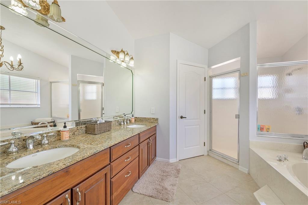 300 Wentworth CT photo 13