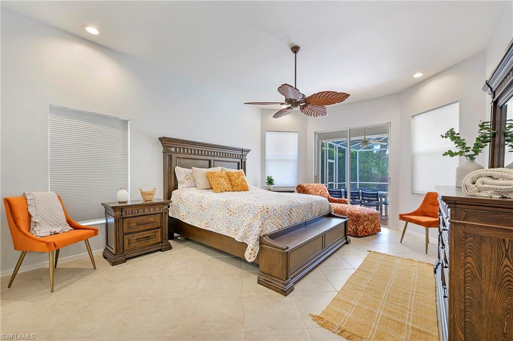 300 Wentworth CT photo 12