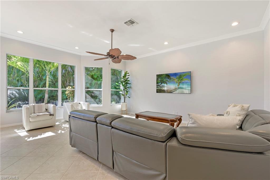 300 Wentworth CT photo 26