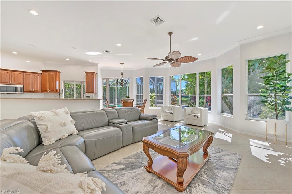 300 Wentworth CT photo 28