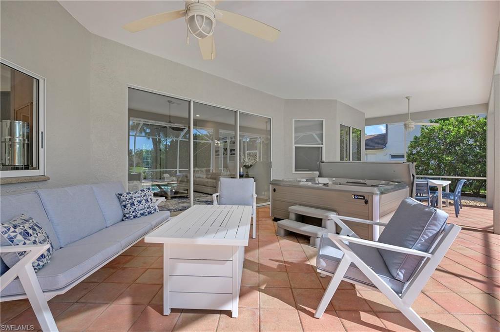 300 Wentworth CT photo 9