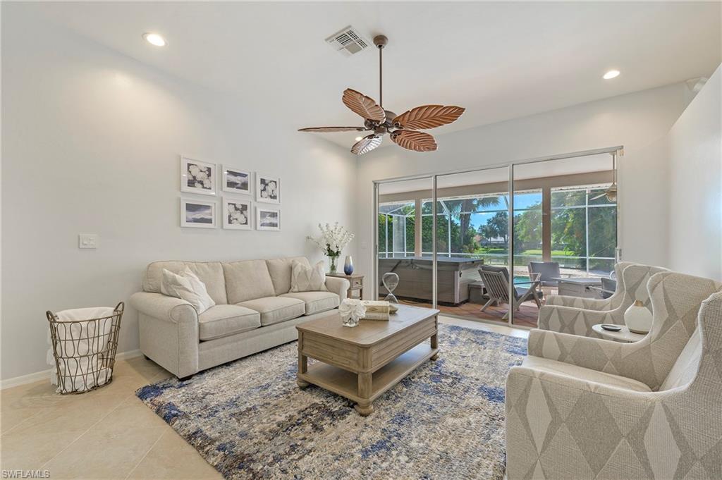 300 Wentworth CT photo 11
