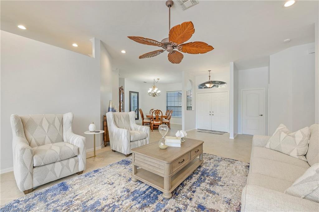 300 Wentworth CT photo 19