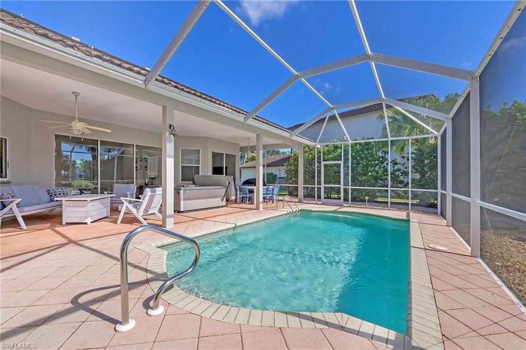 300 Wentworth CT photo 8