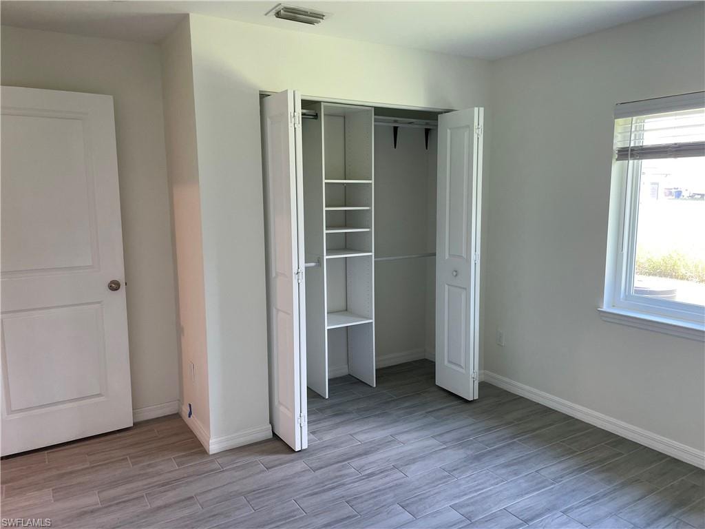 Unfurnished bedroom