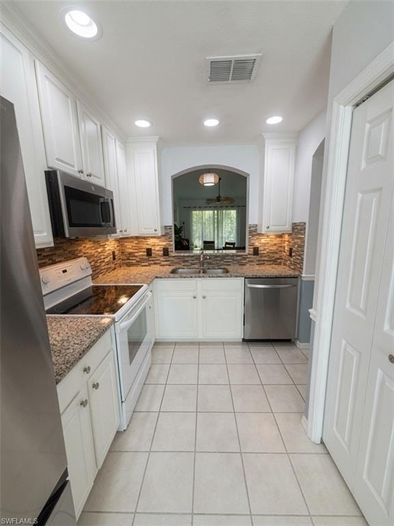 7715 Woodbrook CIR 3402 photo 9