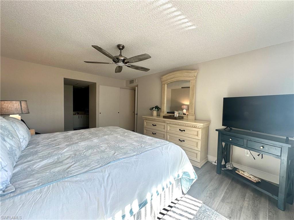 555 Park Shore DR B-311 photo 23