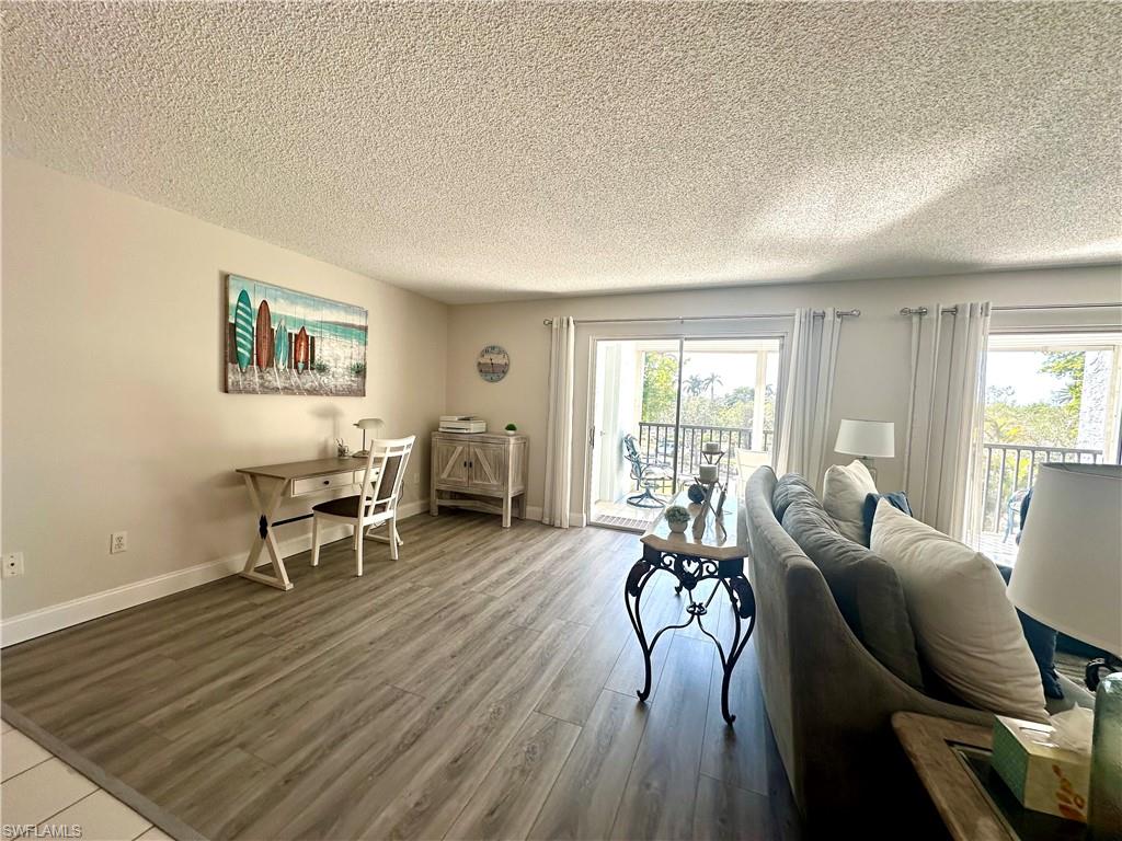 555 Park Shore DR B-311 photo 17