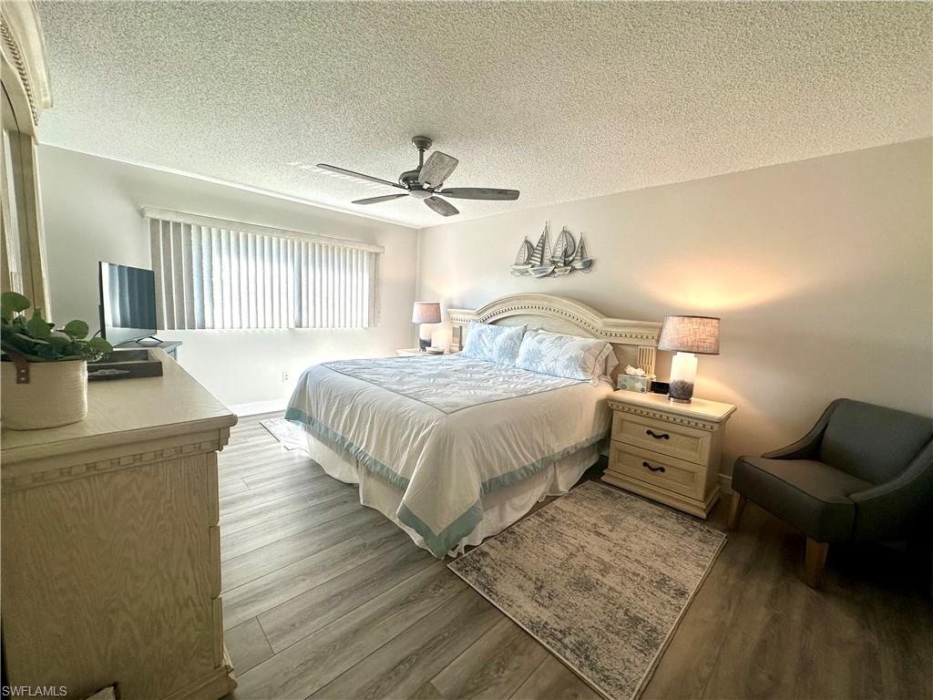555 Park Shore DR B-311 photo 22