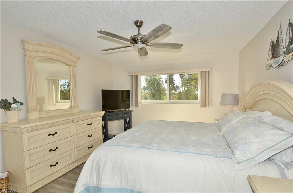 555 Park Shore DR B-311 photo 20
