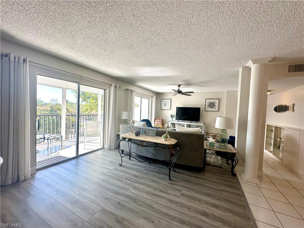 555 Park Shore DR B-311 photo 11