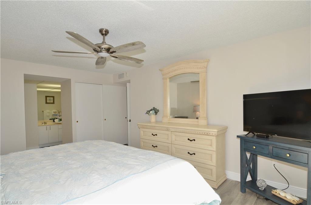 555 Park Shore DR B-311 photo 21