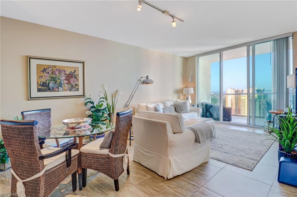 3000 Oasis Grand BLVD 3006 photo 6