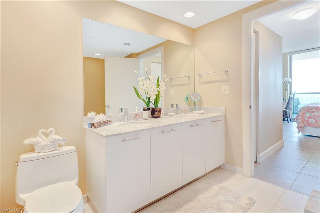 3000 Oasis Grand BLVD 3006 photo 17
