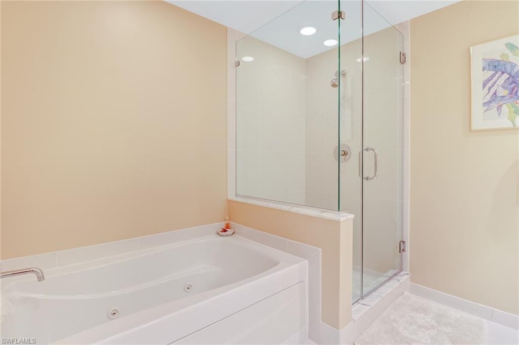 3000 Oasis Grand BLVD 3006 photo 16