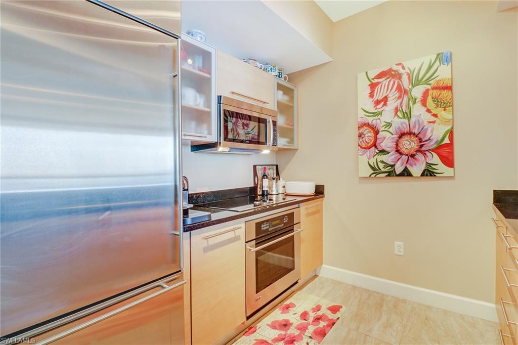 3000 Oasis Grand BLVD 3006 photo 12