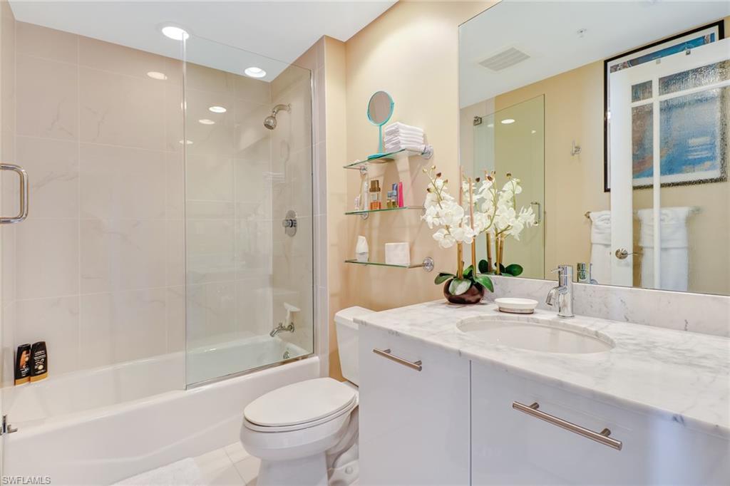 3000 Oasis Grand BLVD 3006 photo 20
