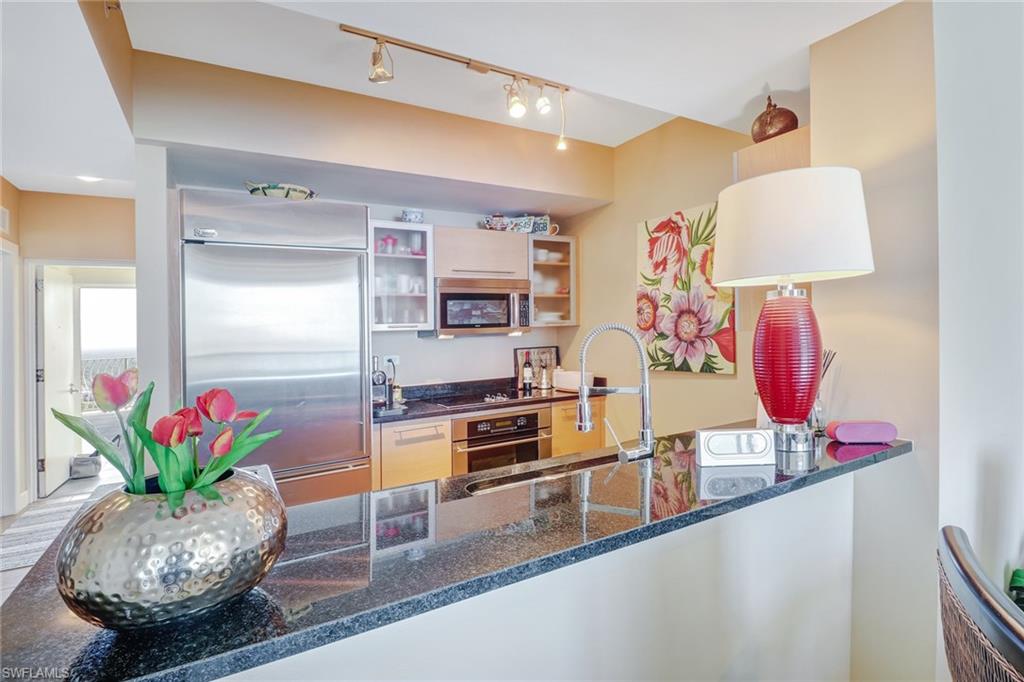3000 Oasis Grand BLVD 3006 photo 10