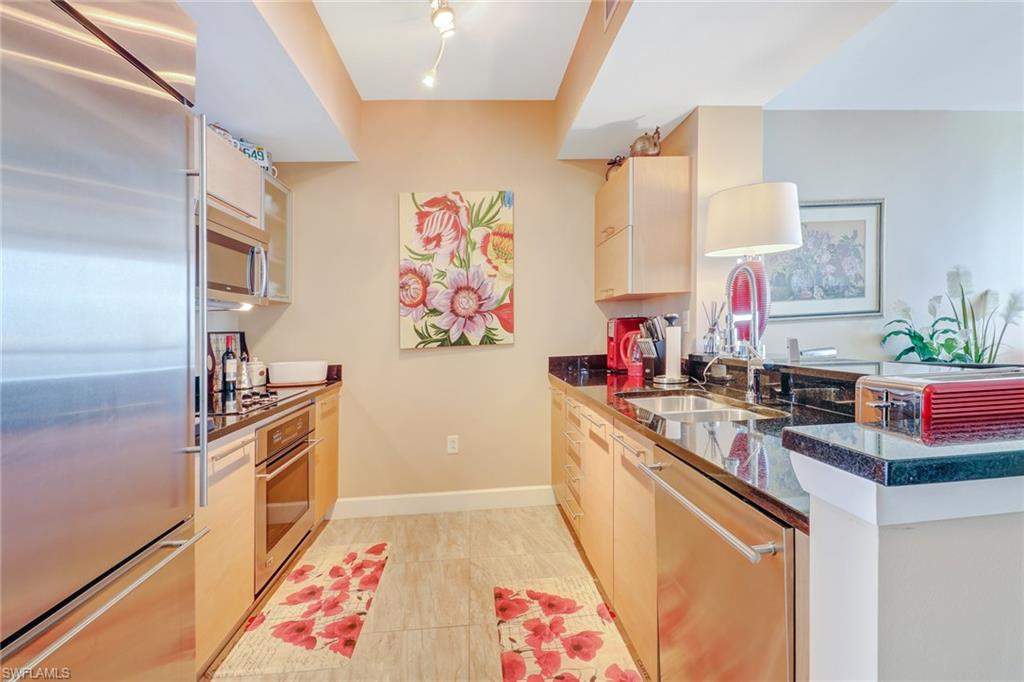 3000 Oasis Grand BLVD 3006 photo 11