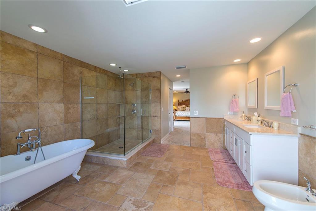 496 Flamingo AVE photo 8