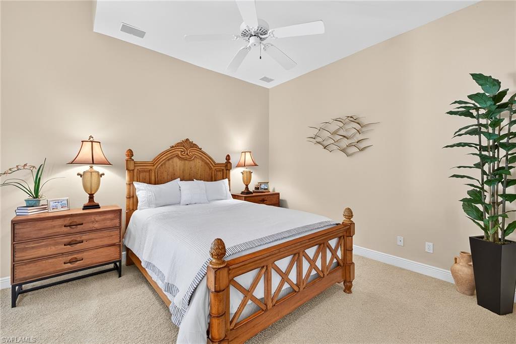 556 Eagle Creek DR photo 38