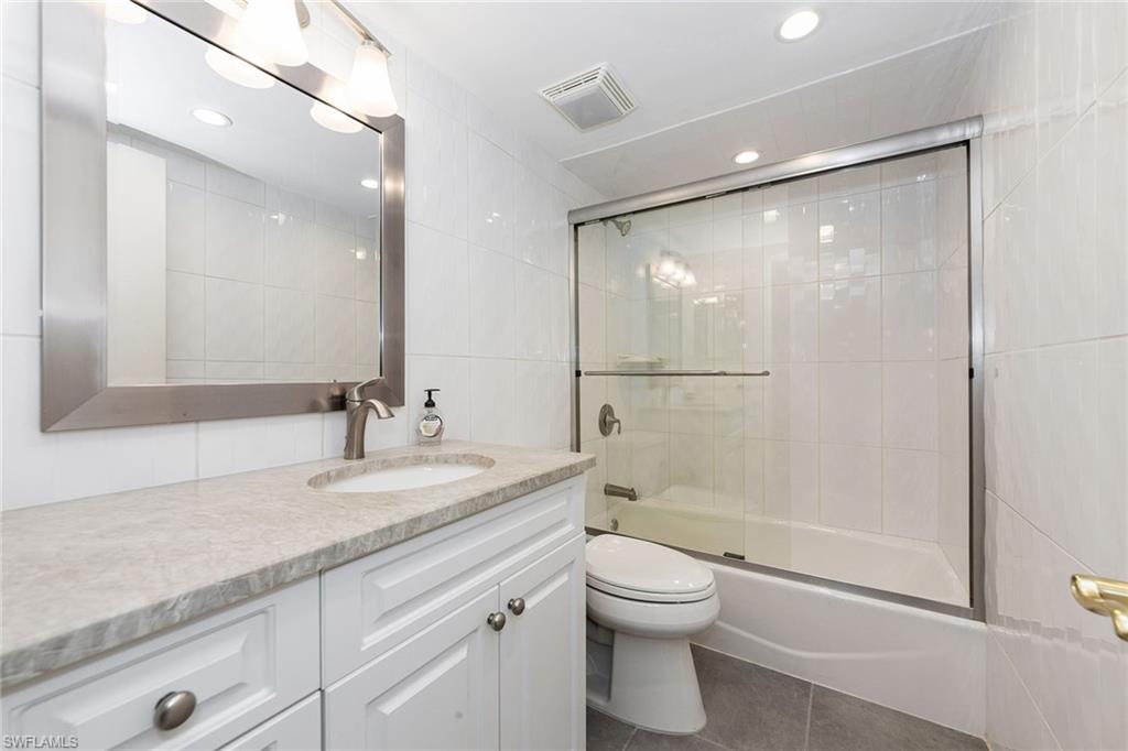 591 Seaview CT A-306 photo 12