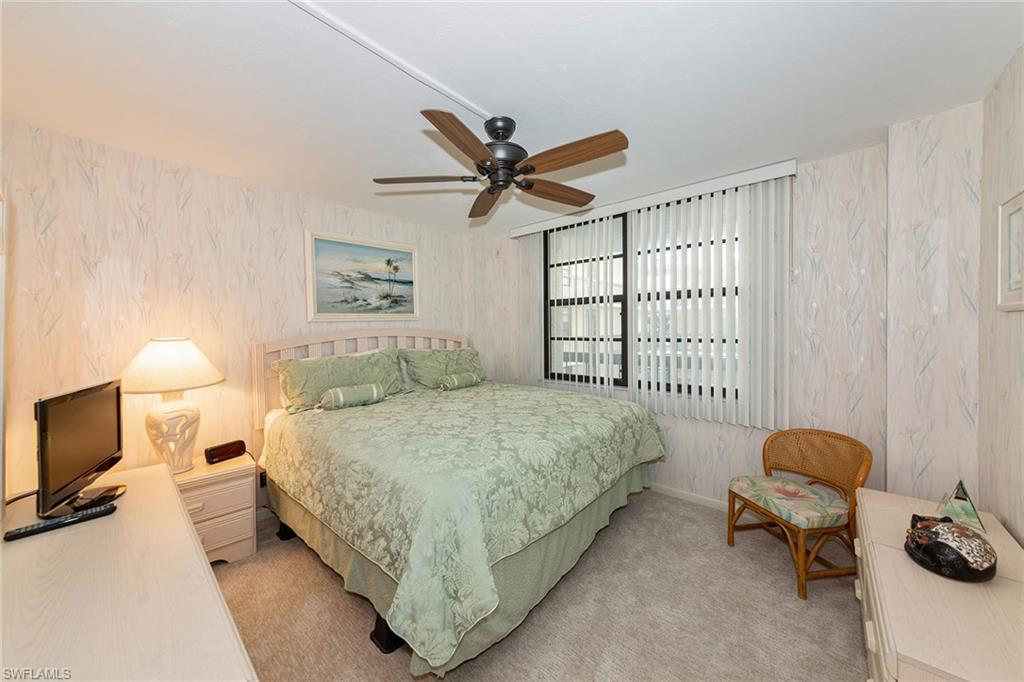 591 Seaview CT A-306 photo 11