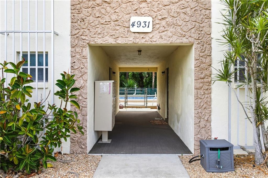4931 Vincennes CT 6