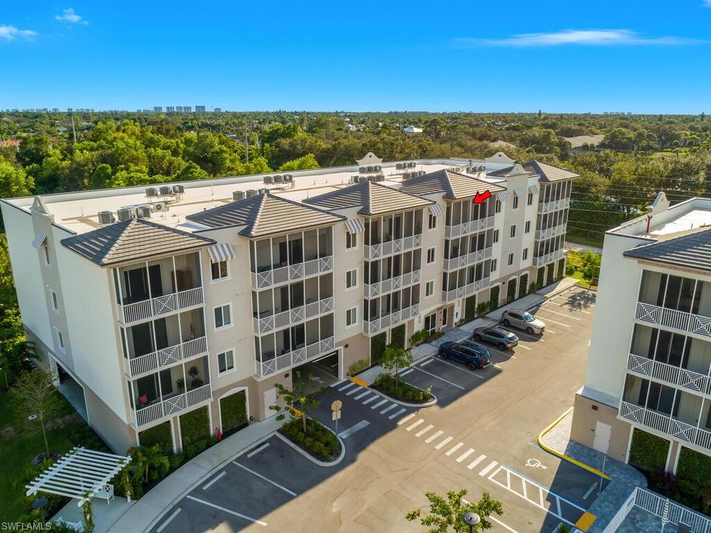Keywest style exterior is a refreshing design! Don't miss out on all the extra guest parking spots