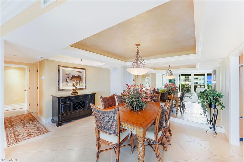 Dining Area/Foyer