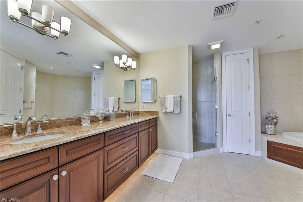 Upper floor bathroom