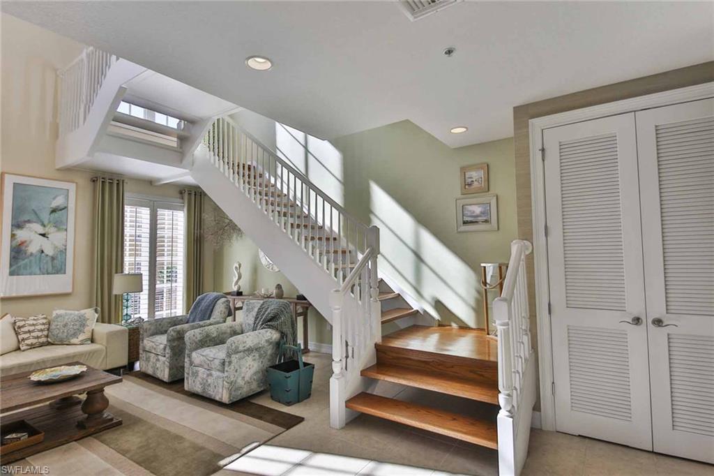 Staircase to loft/den/upper bedroom suite