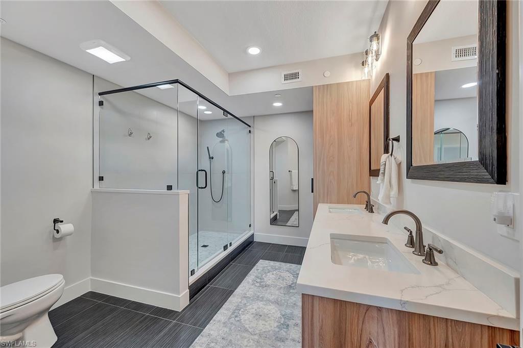 Primary En-suite Bath