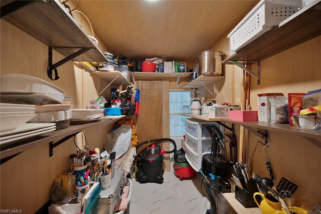 Large Pantry / Storage right next to the kitchen