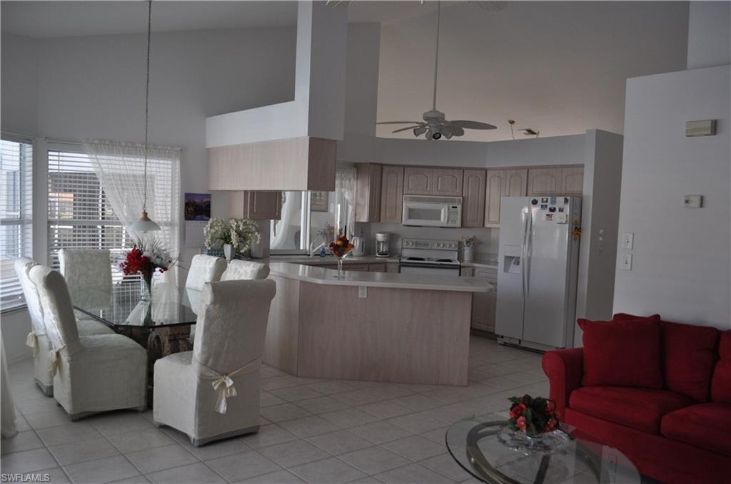 431 Dundee CT photo 9