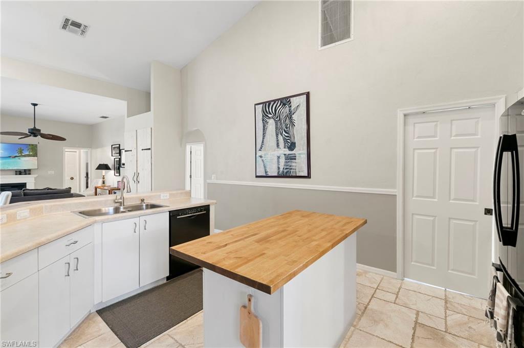 316 Lambton LN photo 12