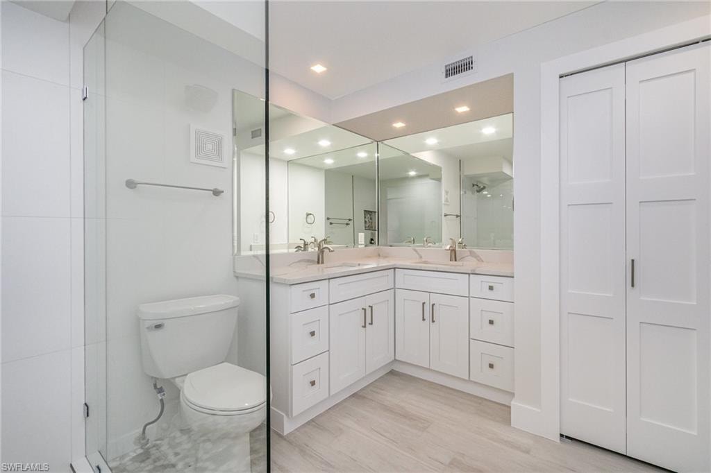 Dual Vanity in Master Bath!