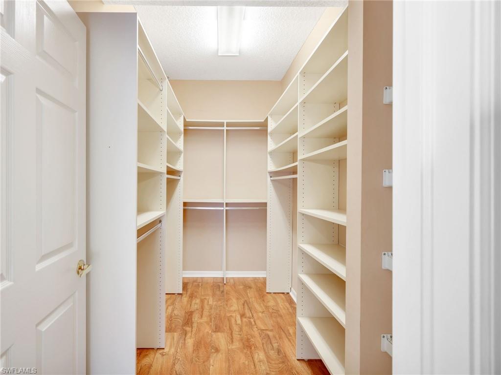 Walking closet
