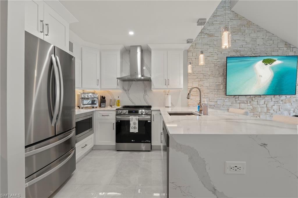 8765 Lateen LN 203 photo 7
