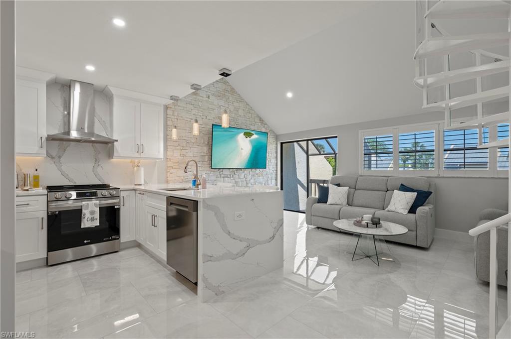 8765 Lateen LN 203