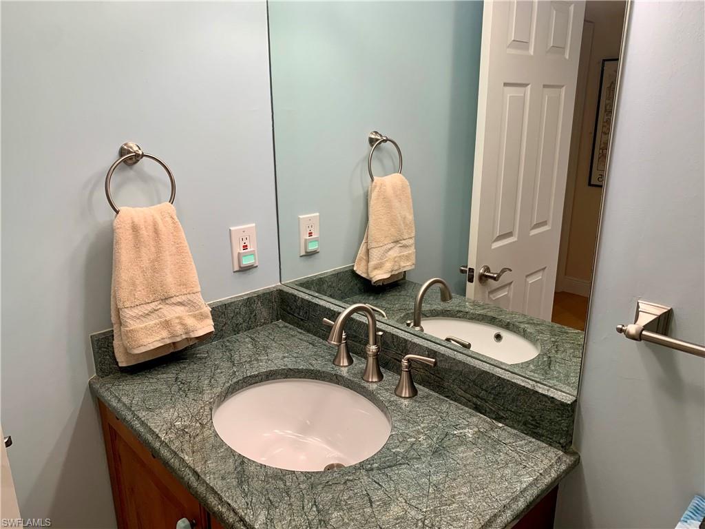 333 Harbour DR 211 photo 32
