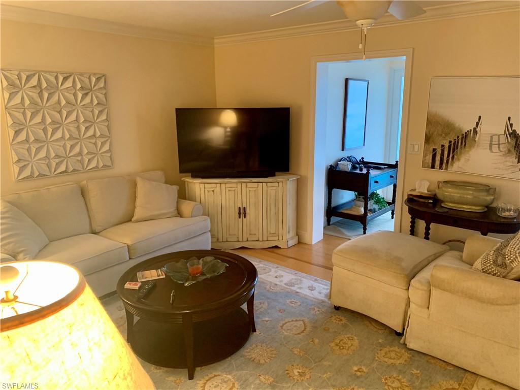 333 Harbour DR 211 photo 9