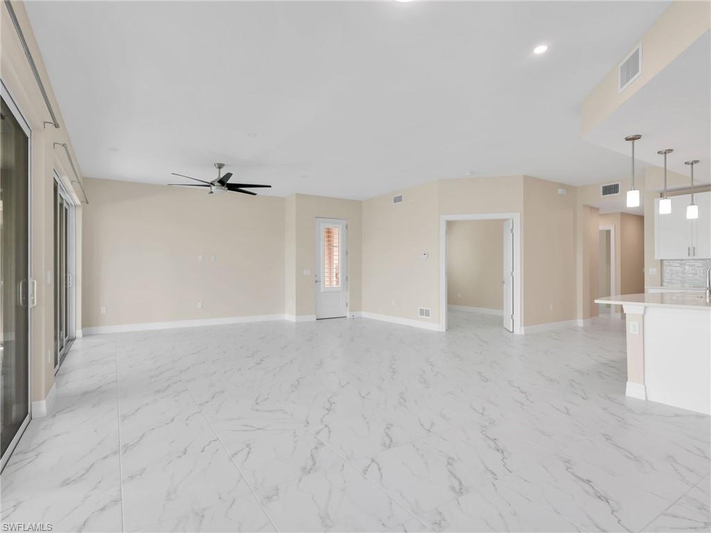 257 Indies Dr E 102 photo 13