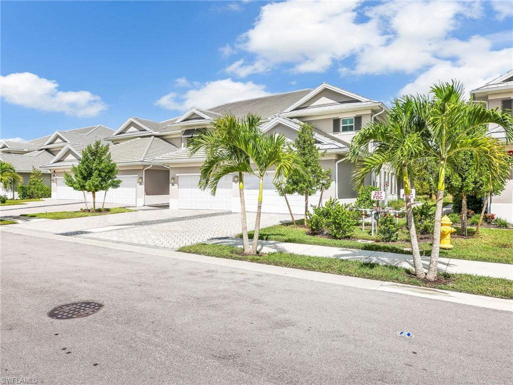 257 Indies Dr E 102
